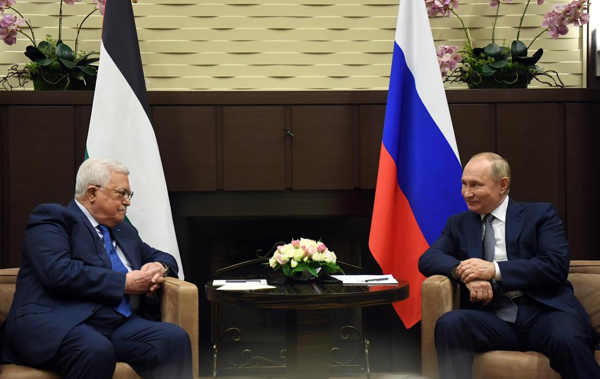 Presidents Abbas and Putin hold official talks in Sochi