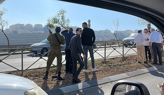Palestinian man injured by Israeli occupation forces’ bullets near military checkpoint  in Jerusalem 