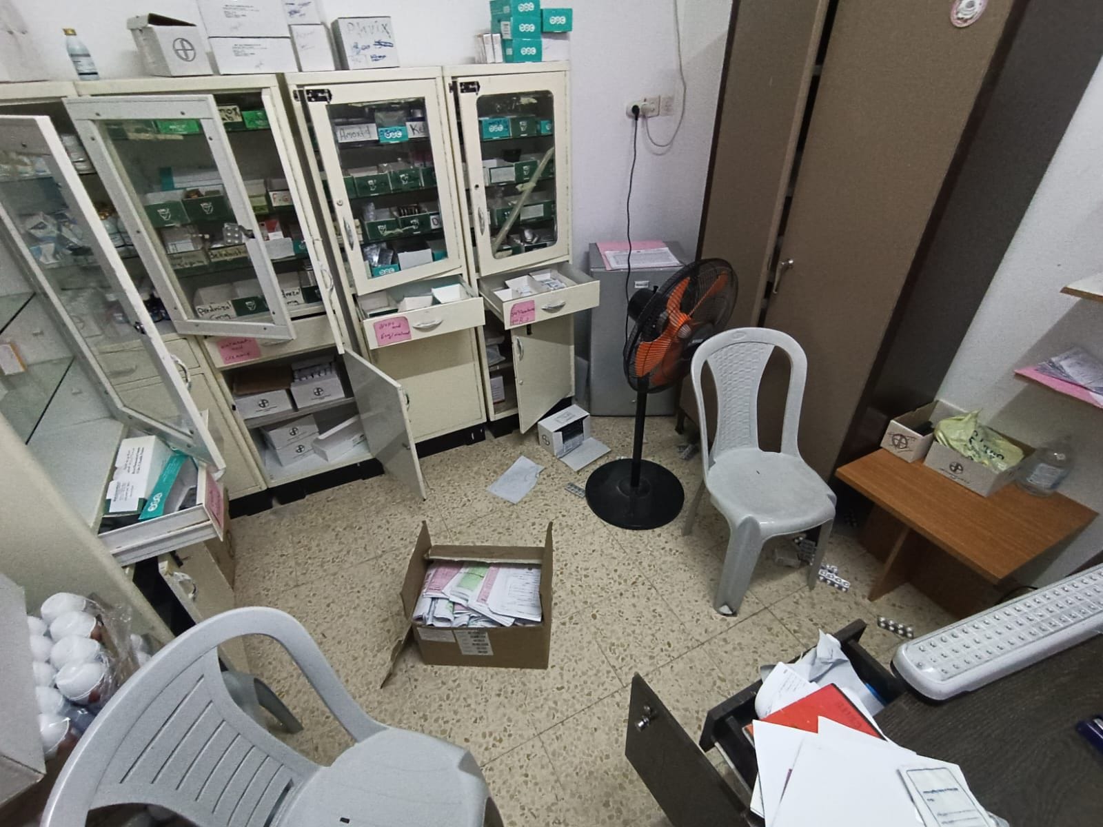 Israeli forces raid medical clinic, destroy its contents in Nablus