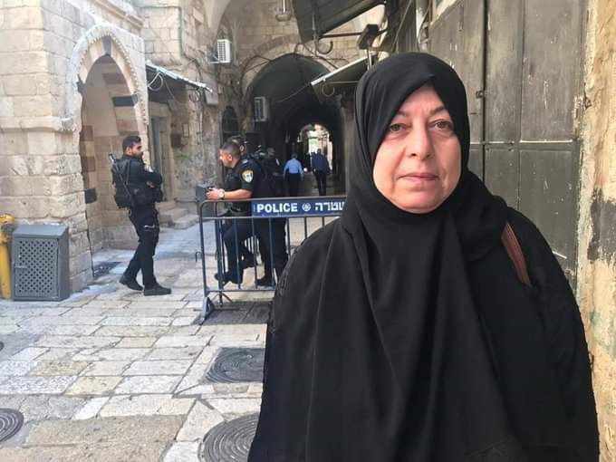 A Palestinian woman resident of occupied East Jerusalem harassed and detained by Israeli police