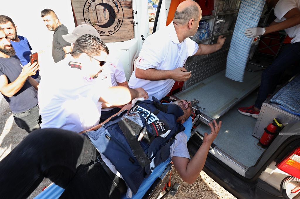 Five Palestine TV journalists brutally assaulted by Israeli occupation forces near Nablus