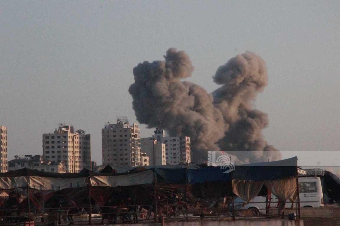 Israeli bombings of Rafah and Gaza cities kill three civilian, injure others 