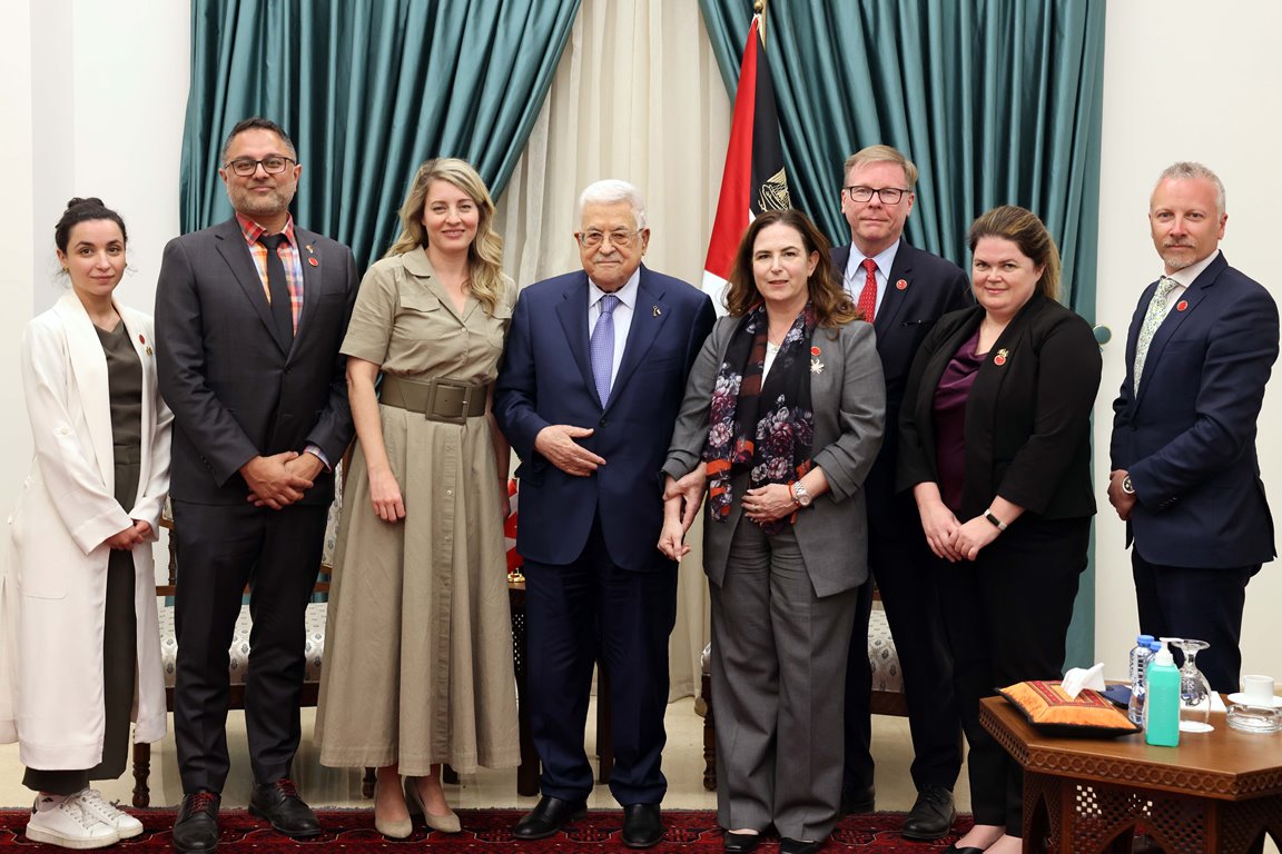 President Abbas, Canadian FM discuss developments of ongoing Israeli aggression 