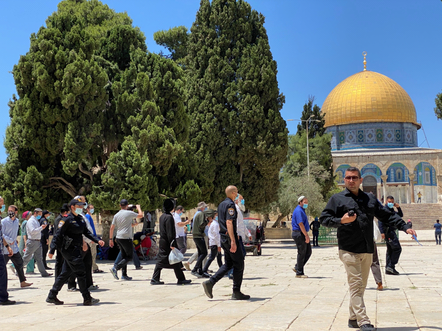 Jewish fanatics at Al-Aqsa Mosque seeking to change its historic status quo.