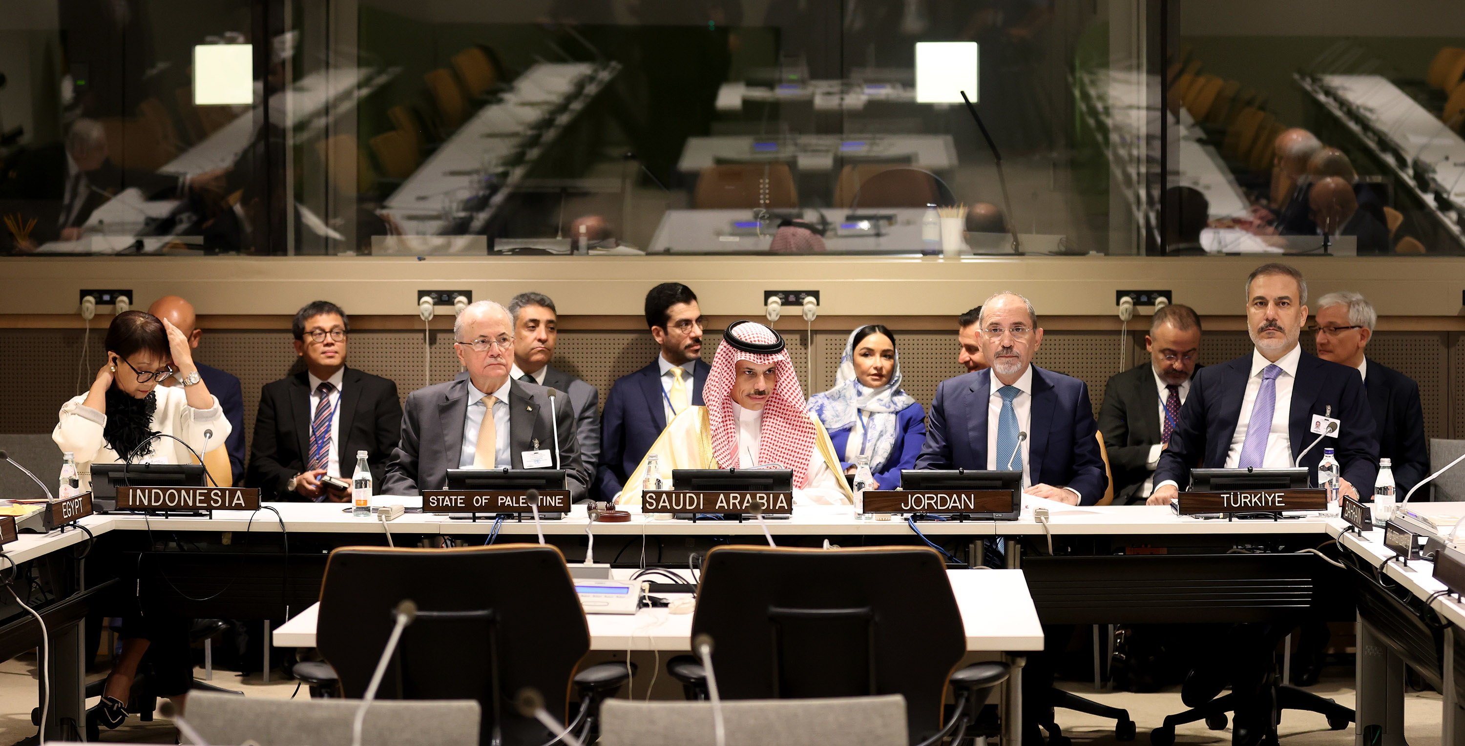 PM Mustafa participates in Arab-Islamic Committee Meeting on halting Israeli aggression on  Gaza 