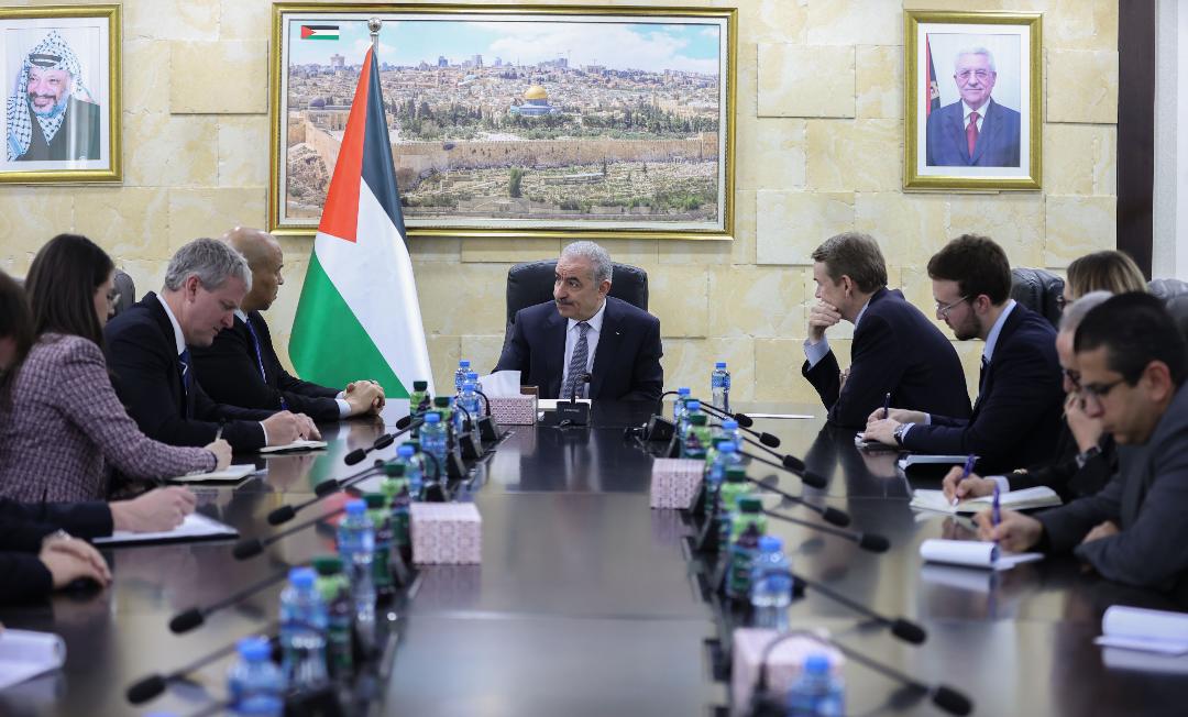 Shtayyeh meets members of US congress