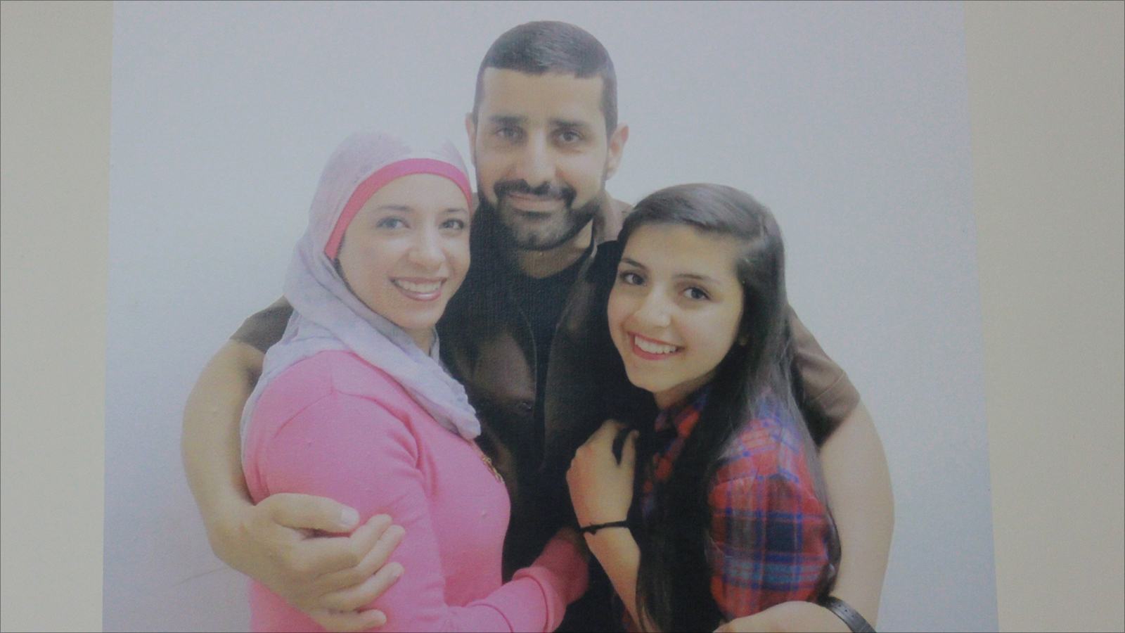 Family waiting 20 years to see its son liberated from Israeli prison may have to wait few more days