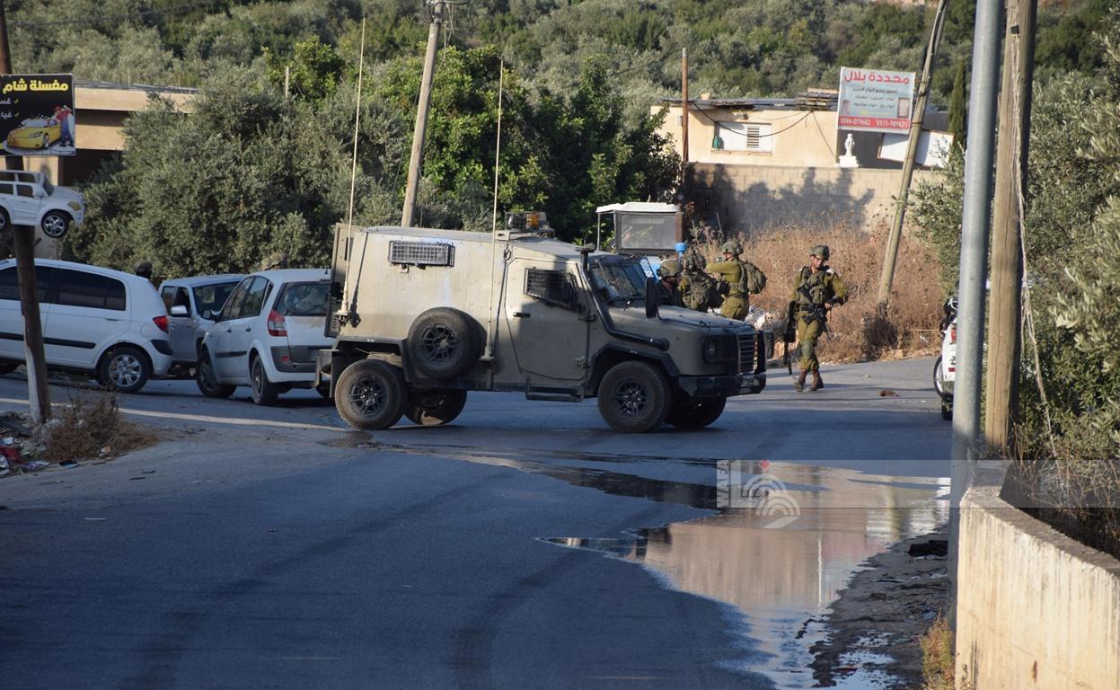 Five Palestinians injured, one by a live bullet, during confrontations with Israeli soldiers near Ramallah