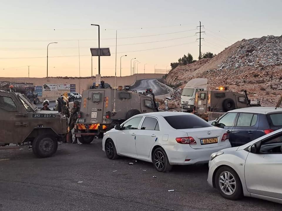 Occupation forces block main entrance to Anata, Shuafat