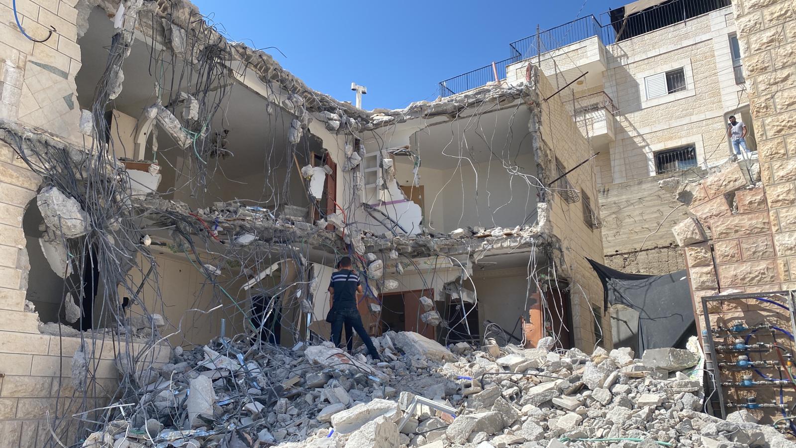Palestinian forced to tear down his own building south of Jerusalem 