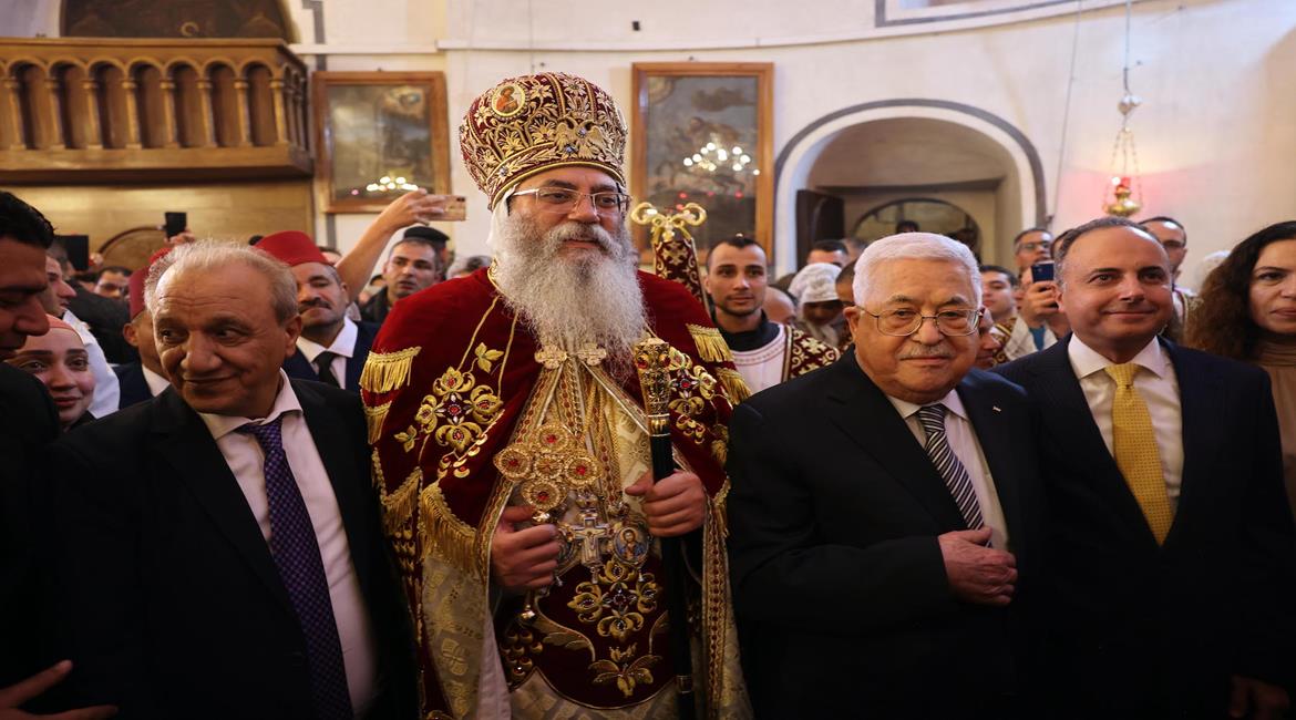 President Abbas attends Orthodox Midnight Mass in Bethlehem 