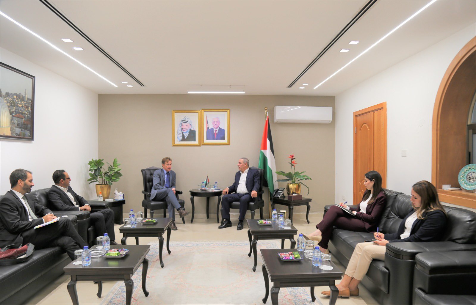 PLO Secretary-General discusses latest developments on the ground with EU Representative 