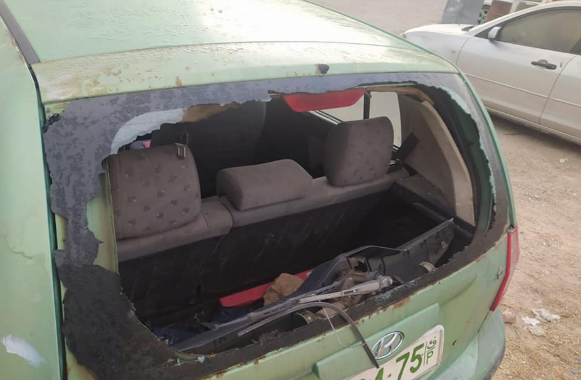 Extremist Israeli settlers vandalize vehicles in Hebron 