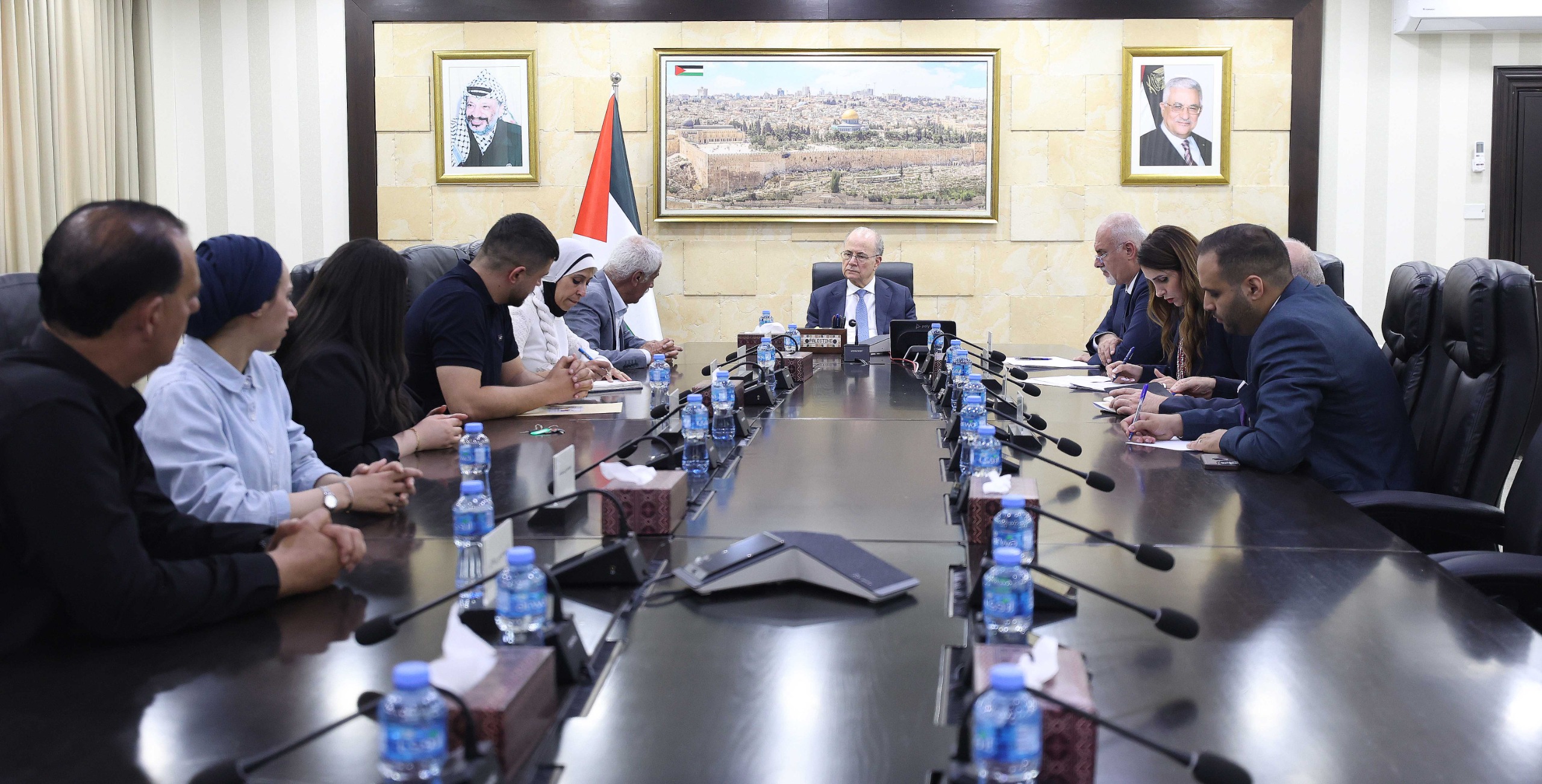 PM Mustafa discusses youth employment and resilience programs with Palestinian Youth Union