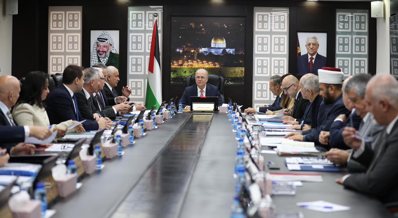 PM Mustafa stresses need to open crossings, provide relief to the people of Gaza