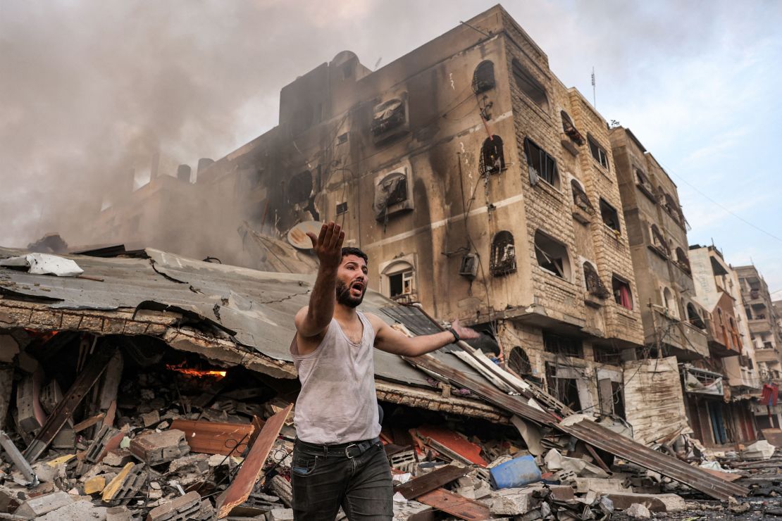 Two civilians killed in Israeli bombardment of Khan Yuins in south of Gaza 