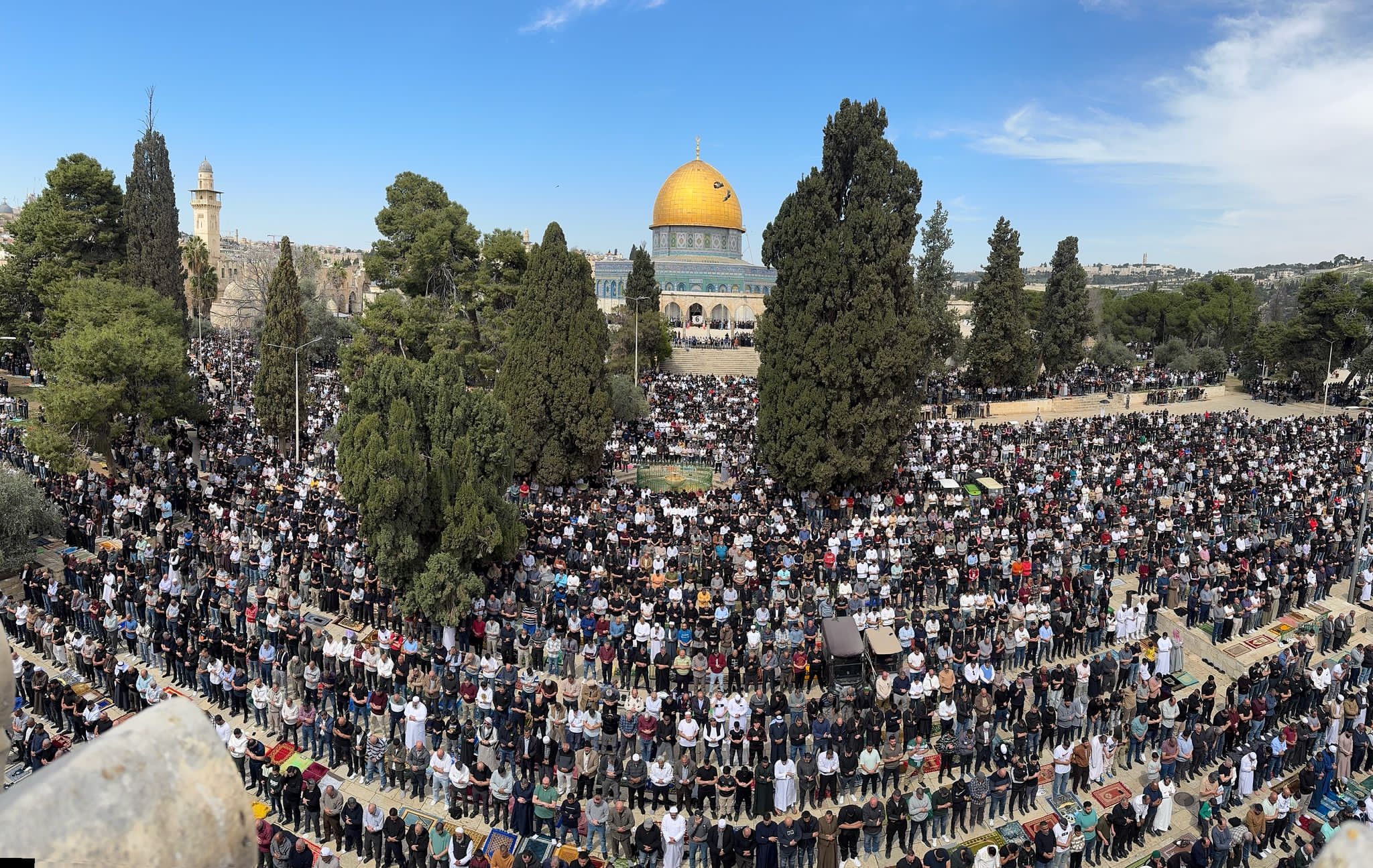 Around 80,000 Muslim worshipers  pray at Jerusalem's Al-Aqsa Mosque on second Friday of Ramadan