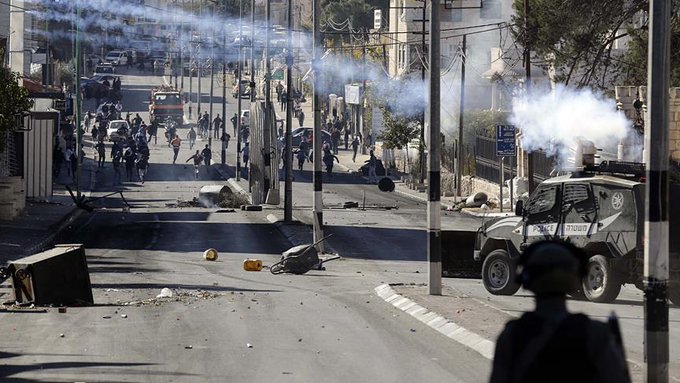 Youth shot and killed during confrontations with Israeli soldiers in a village near Ramallah