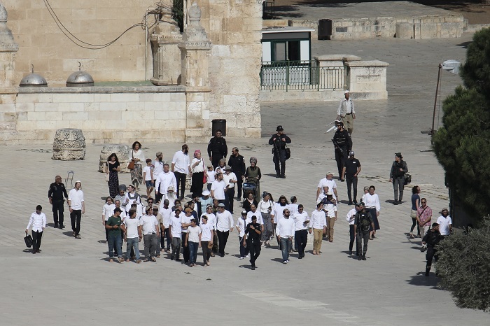 Ben-Gvir, Far-Right Ministers join mass colonist incursion into Al-Aqsa Mosque