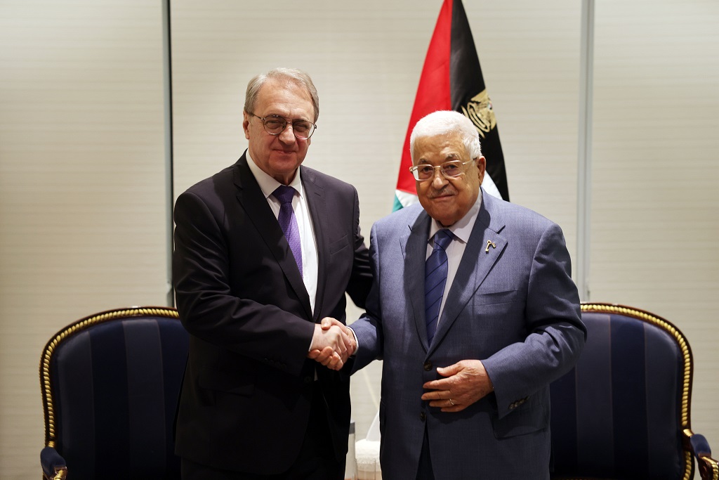 President Abbas discusses Israeli aggression with Russian Deputy Foreign Minister on sidelines of 33rd Arab Summit  