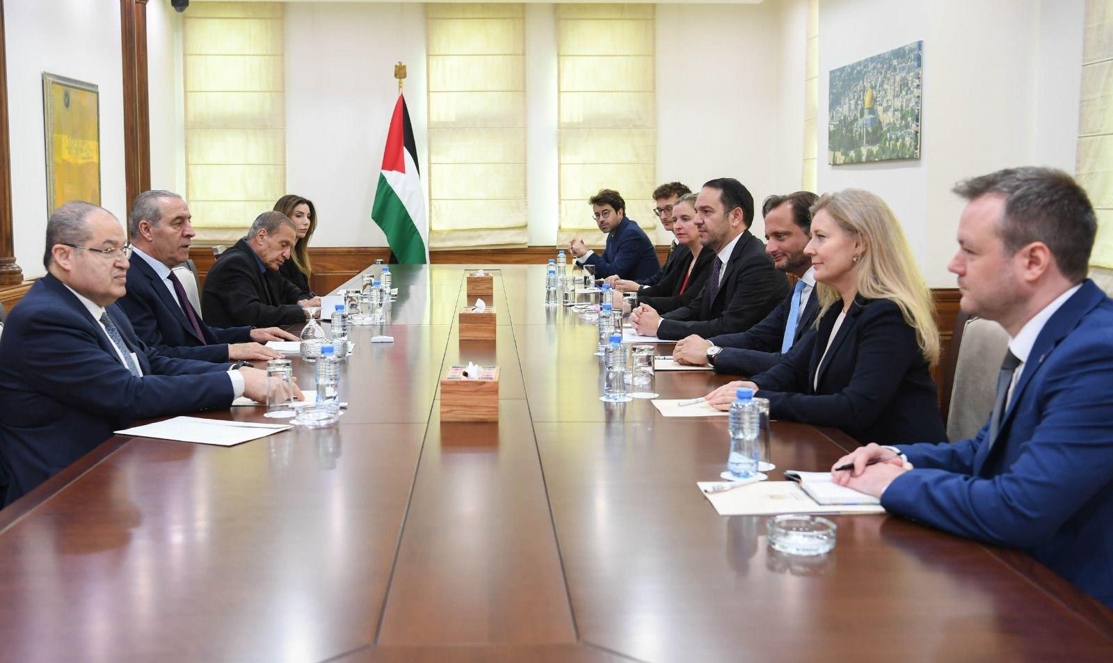 Vice President Al-Sheikh discusses latest political, international developments with E4 representatives