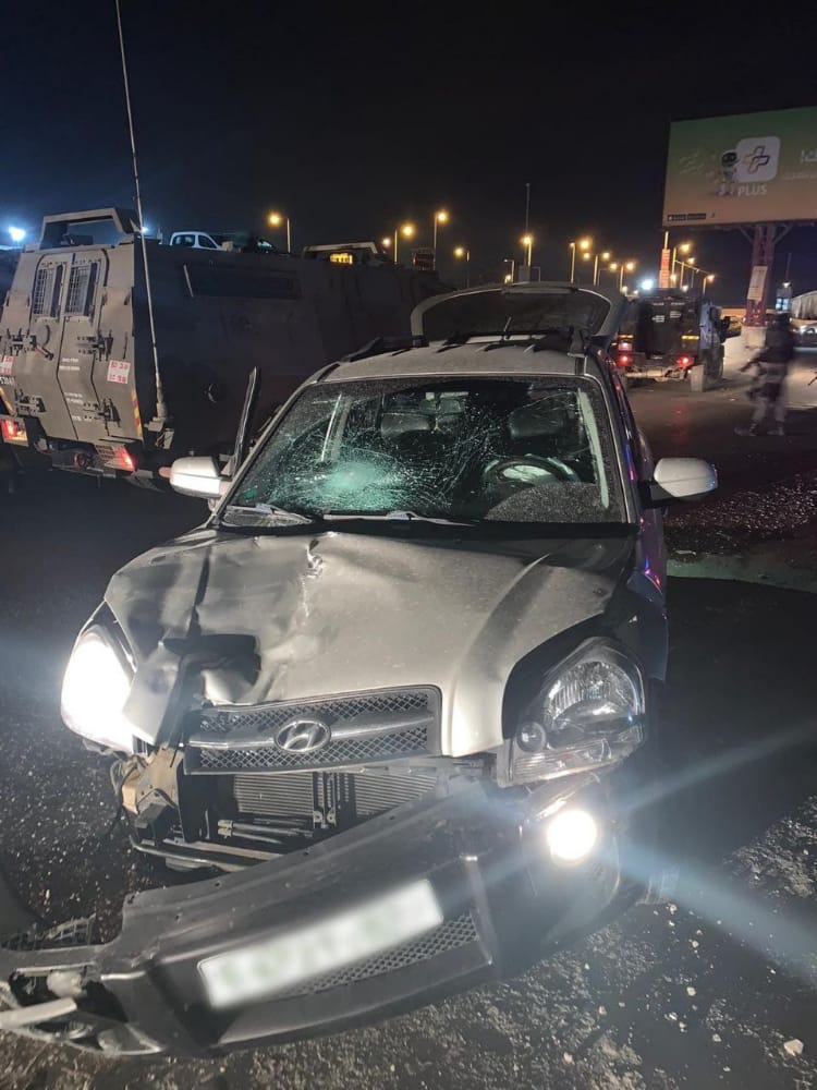 Israeli occupation forces open fire at vehicle near Jerusalem’s Qalandia checkpoint, detain driver