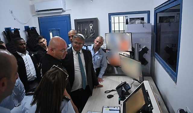 Israeli Jewish supremacist, Israeli repression units raid Gilboa prison