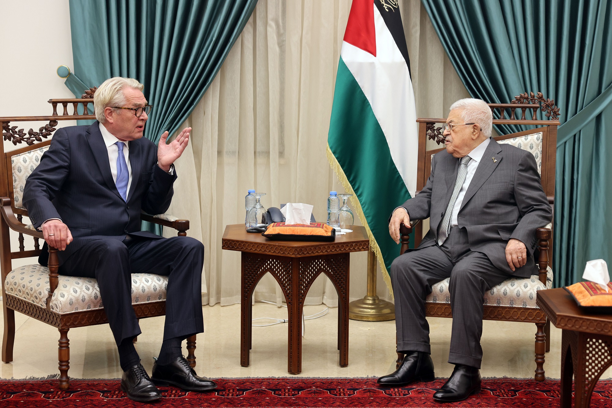 President Abbas receives UN Secretary-General's envoy for Middle East peace process