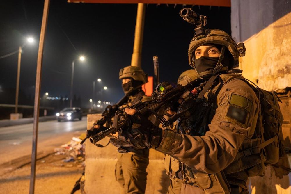 Israeli occupation forces detain 46 Palestinians across West Bank