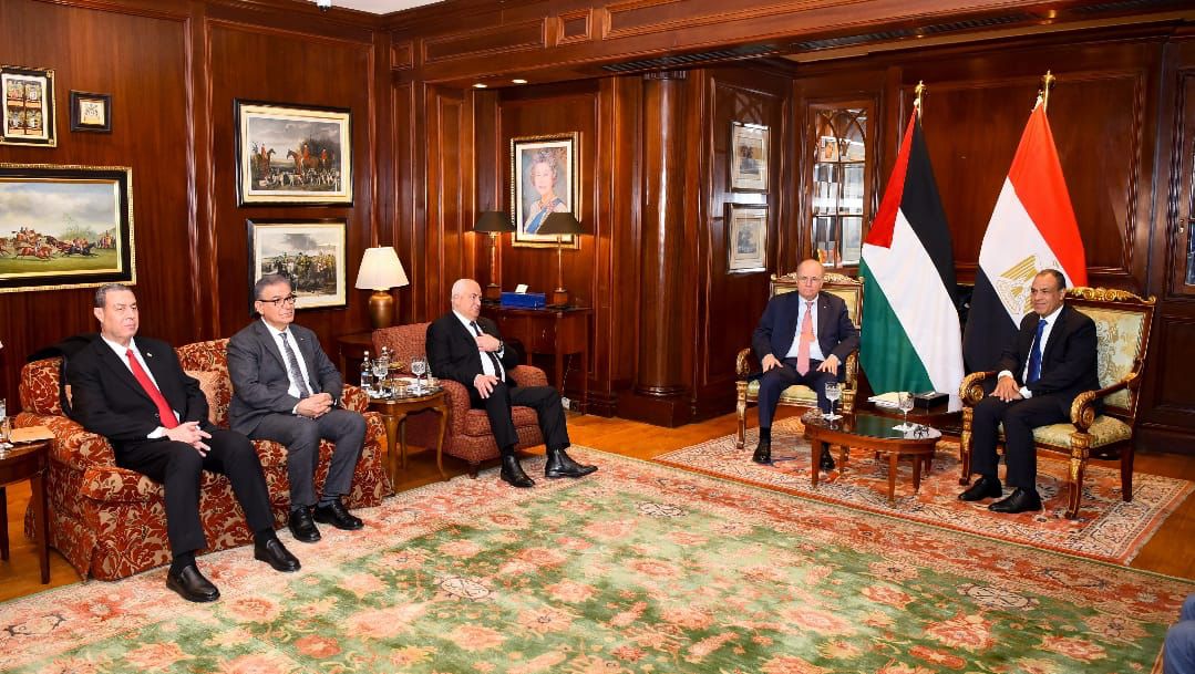 Prime Minister Mustafa and Egyptian Foreign Minister discuss political coordination; affirm rejection of forced  displacement plans 