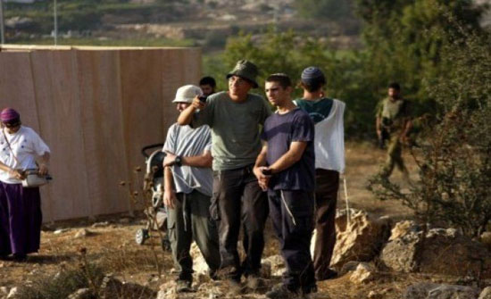 Settlers attempt to storm school south of Nablus