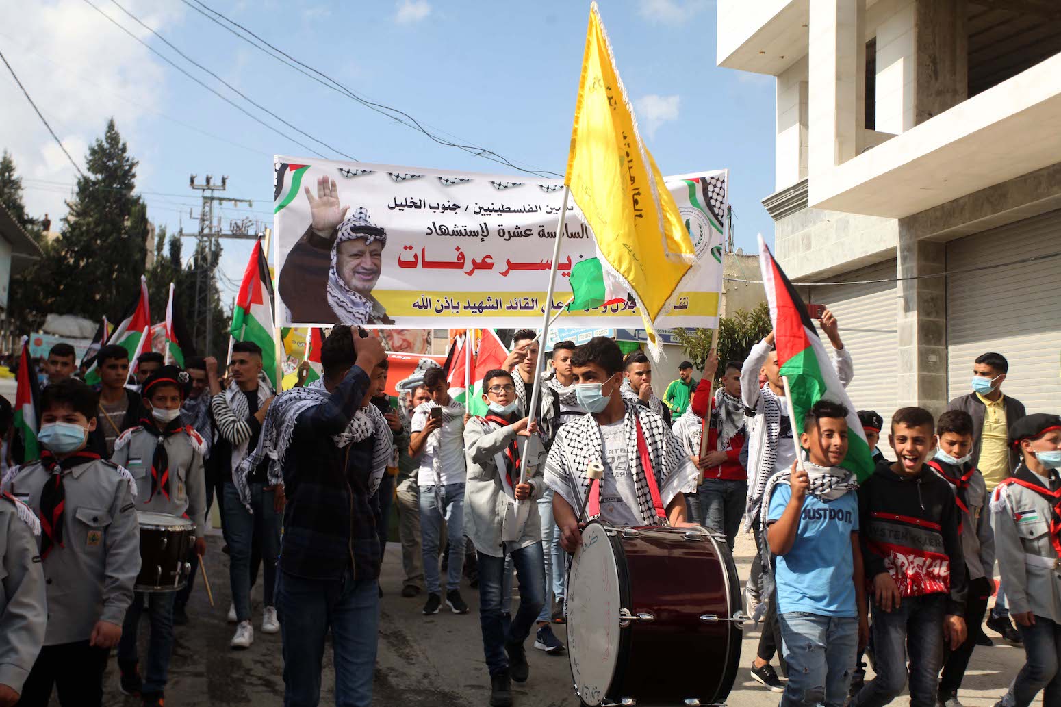 Palestinians rally on 16th anniversary for the death of Yasser Arafat
