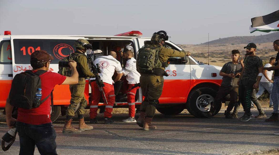 Israeli colonists brutally beat up Palestinian man in Masafer Yatta