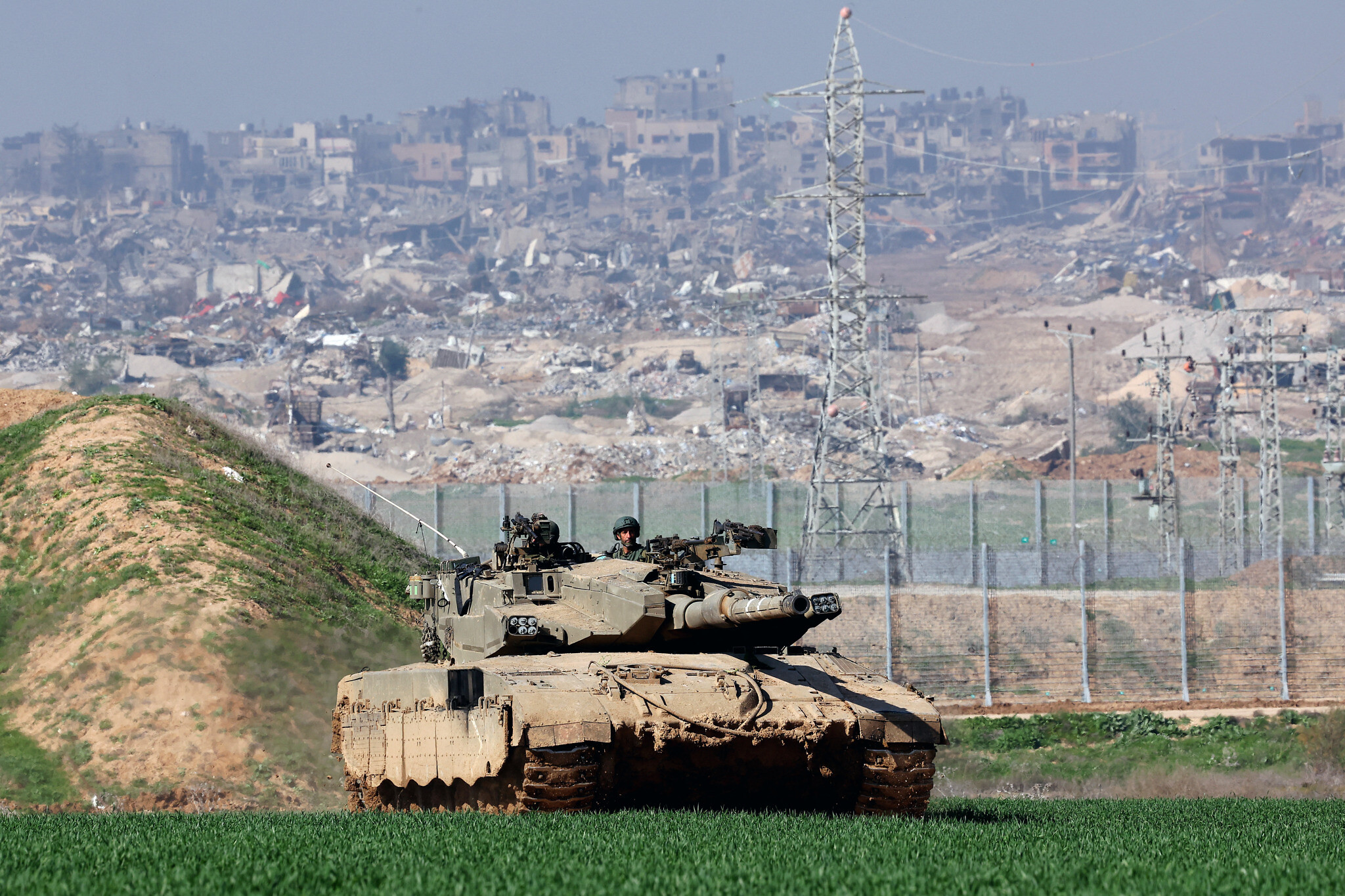 4 Palestinian civilians killed, others injured by Israeli gunfire southwest of Gaza