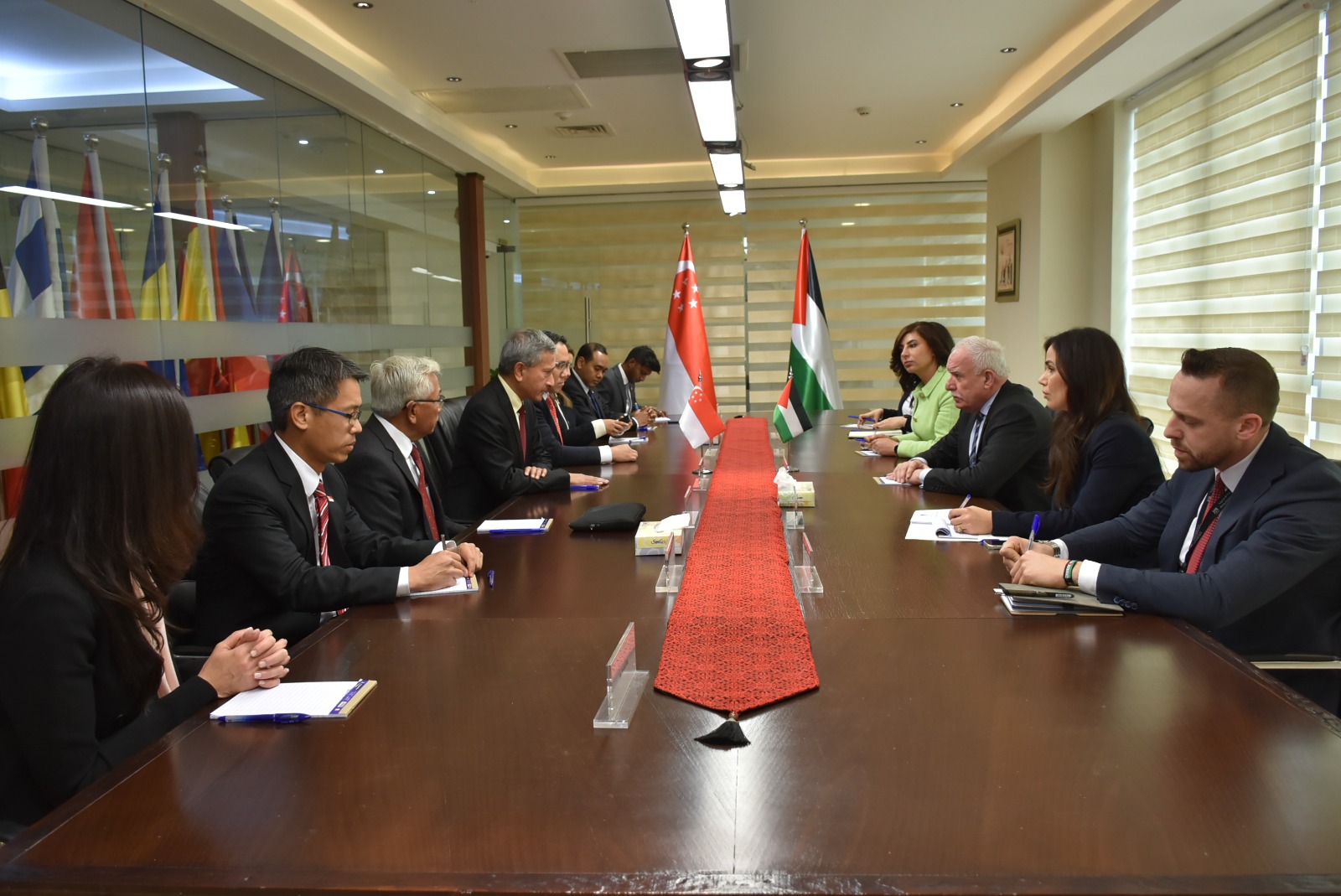 Al-Maliki discusses efforts to stop war of genocide in the Gaza Strip with Singaporean counterpart