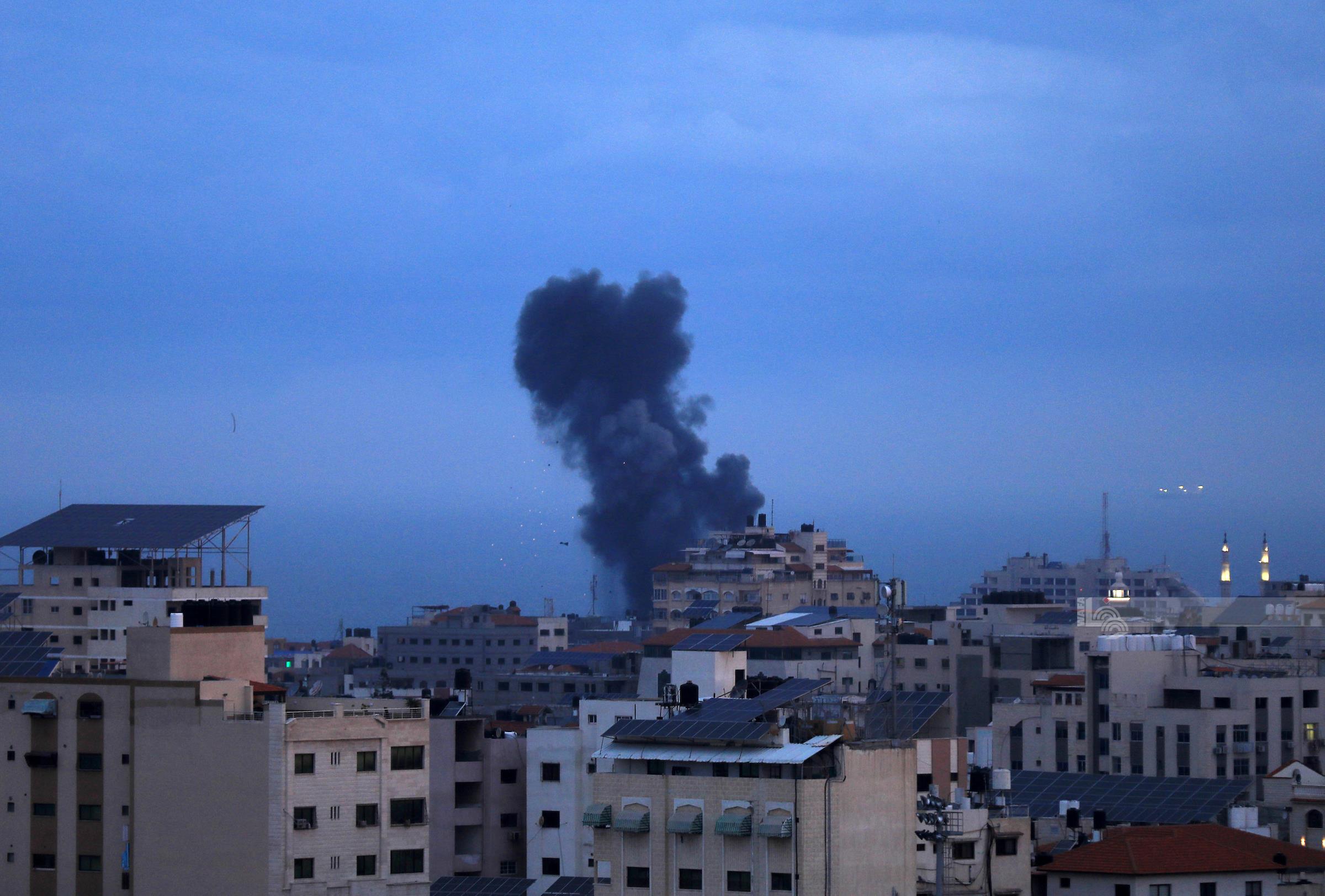 Israeli warplanes attack sites in the Gaza Strip, no injuries