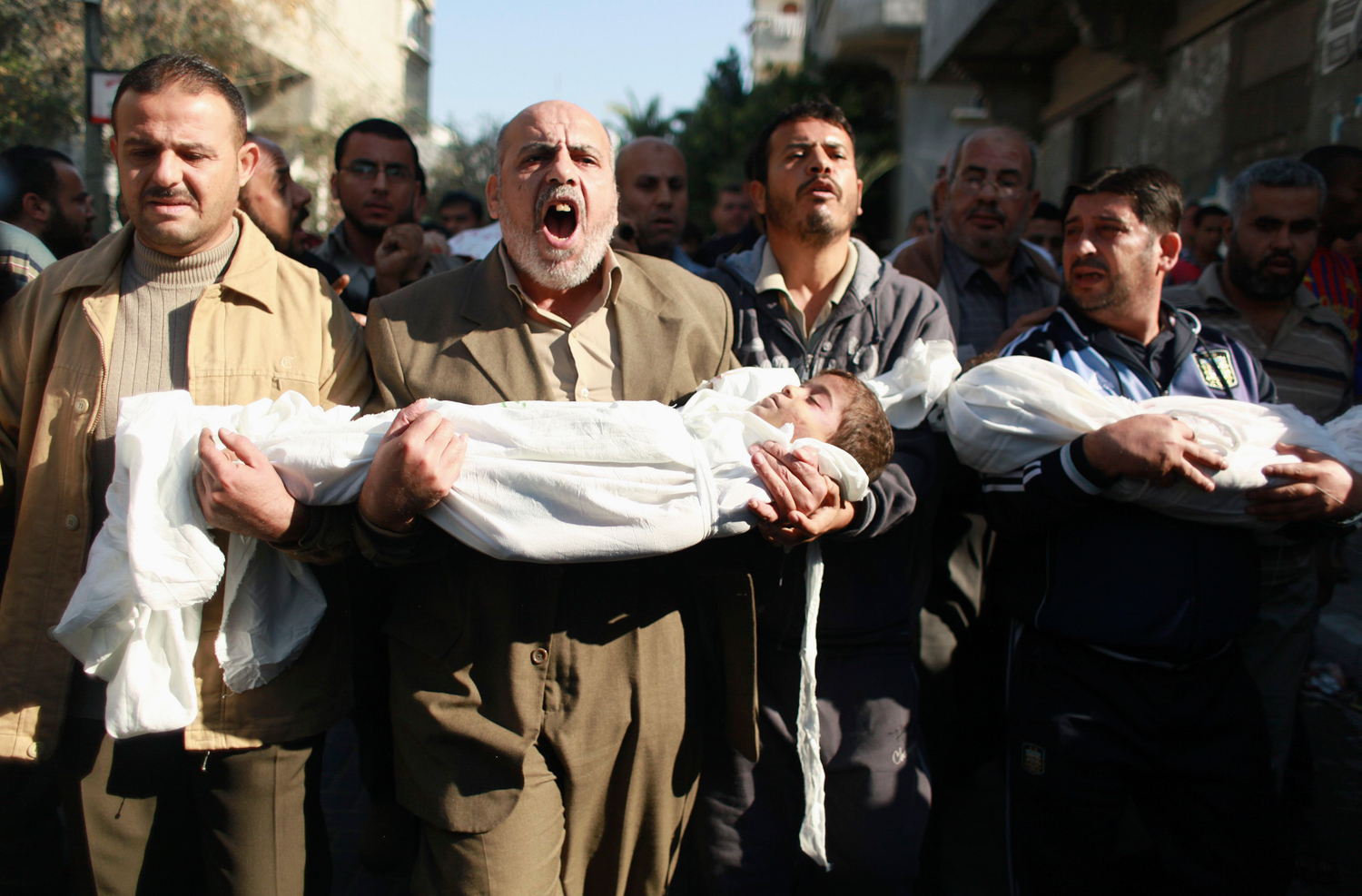 Several Palestinians killed and injured in Israeli airstrikes on Gaza City, Khan Younis 