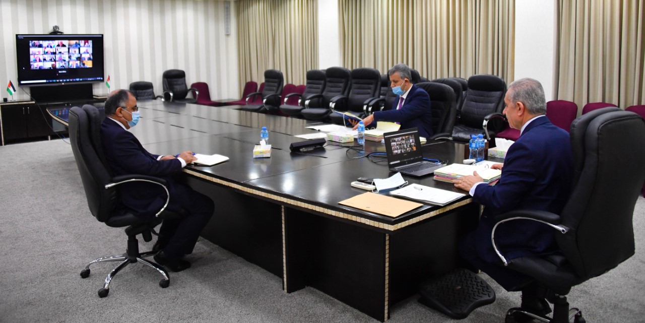 PM Shtayyeh says financial crisis is a result of US and Israel's money war against the Palestinians