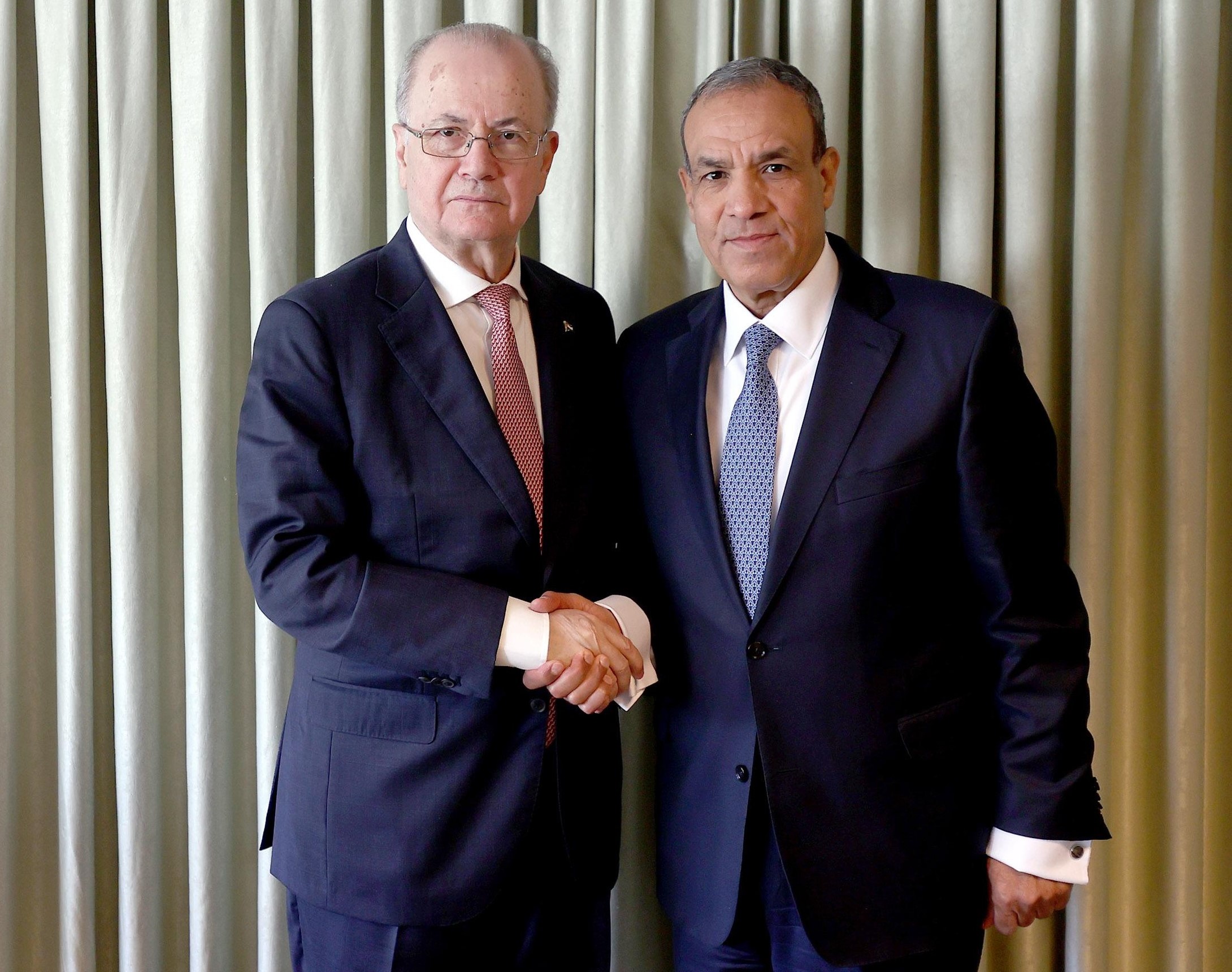 PM Mustafa discusses efforts to end Israeli aggression on Gaza with Egyptian foreign minister 