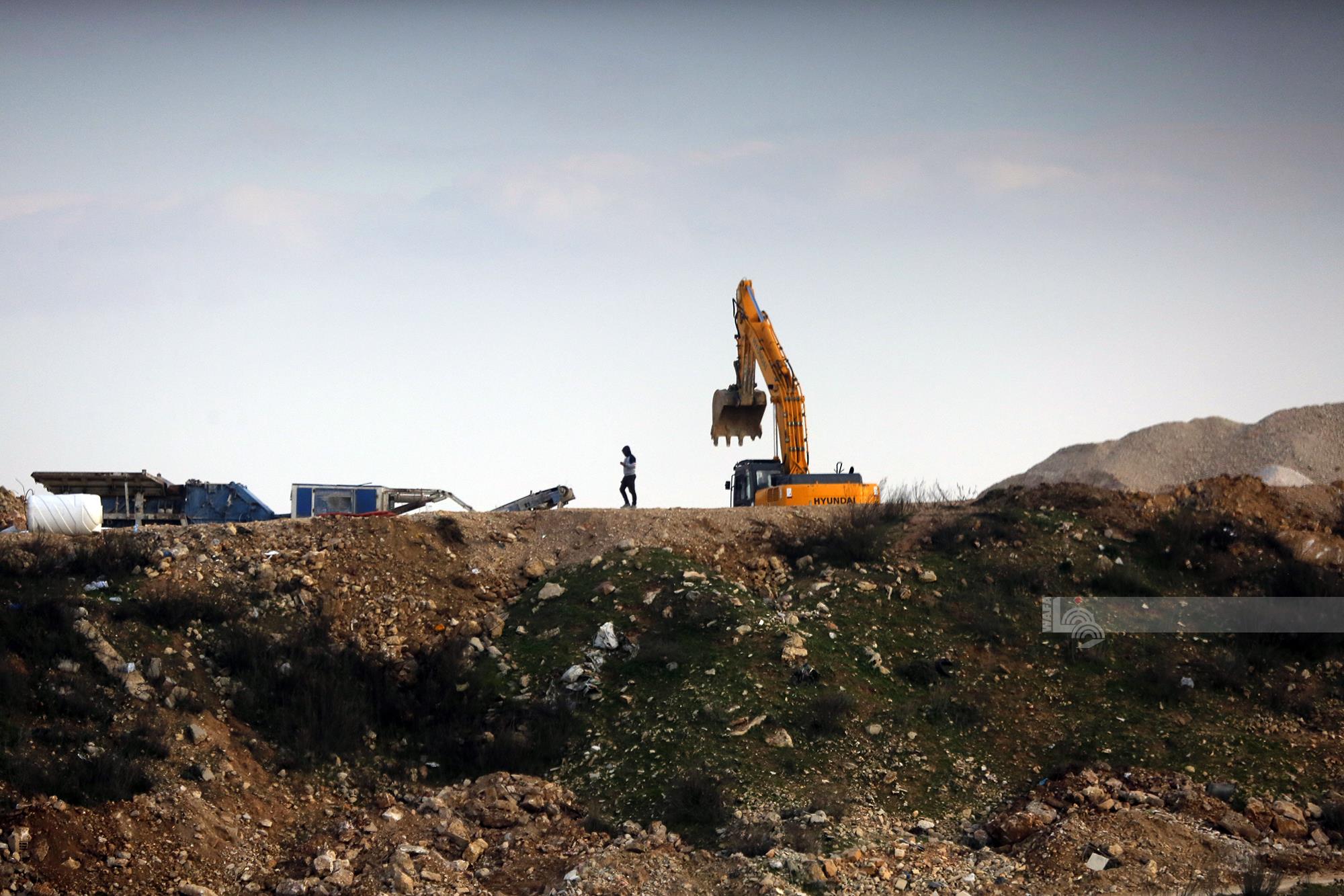 Israeli settler razes Palestinian lands near Jerusalem for the second day in a row