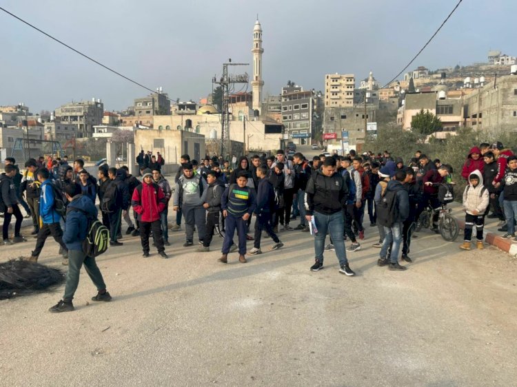 4 Palestinians injured as occupation forces assault peaceful protest south of Nablus 