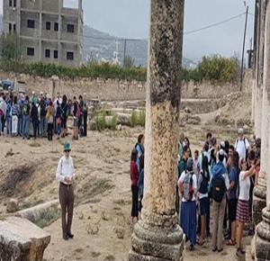 Palestinian mayor of West Bank town assaulted by Israeli settlers when he intervened to help a child - Vimarsana News